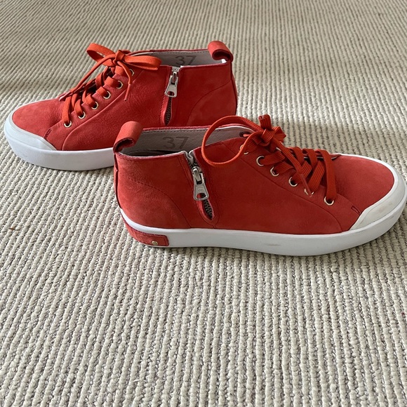 BlackStone Shoes - Picture 3 of 9